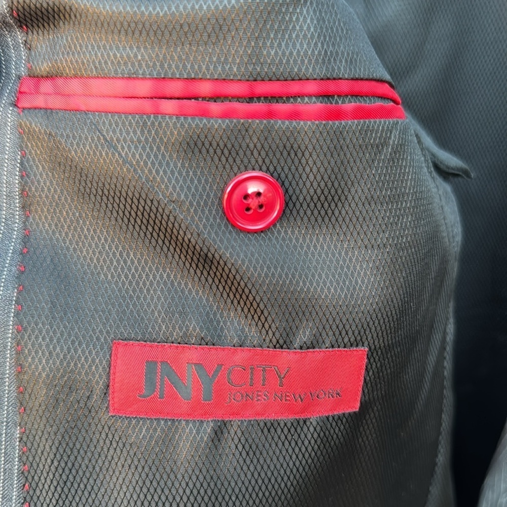 Jones New York dark gray pinstripe suit, size 44R - Picture 4 of 9